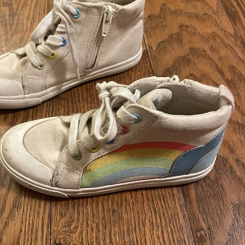 EUC Girls High Top Sneakers